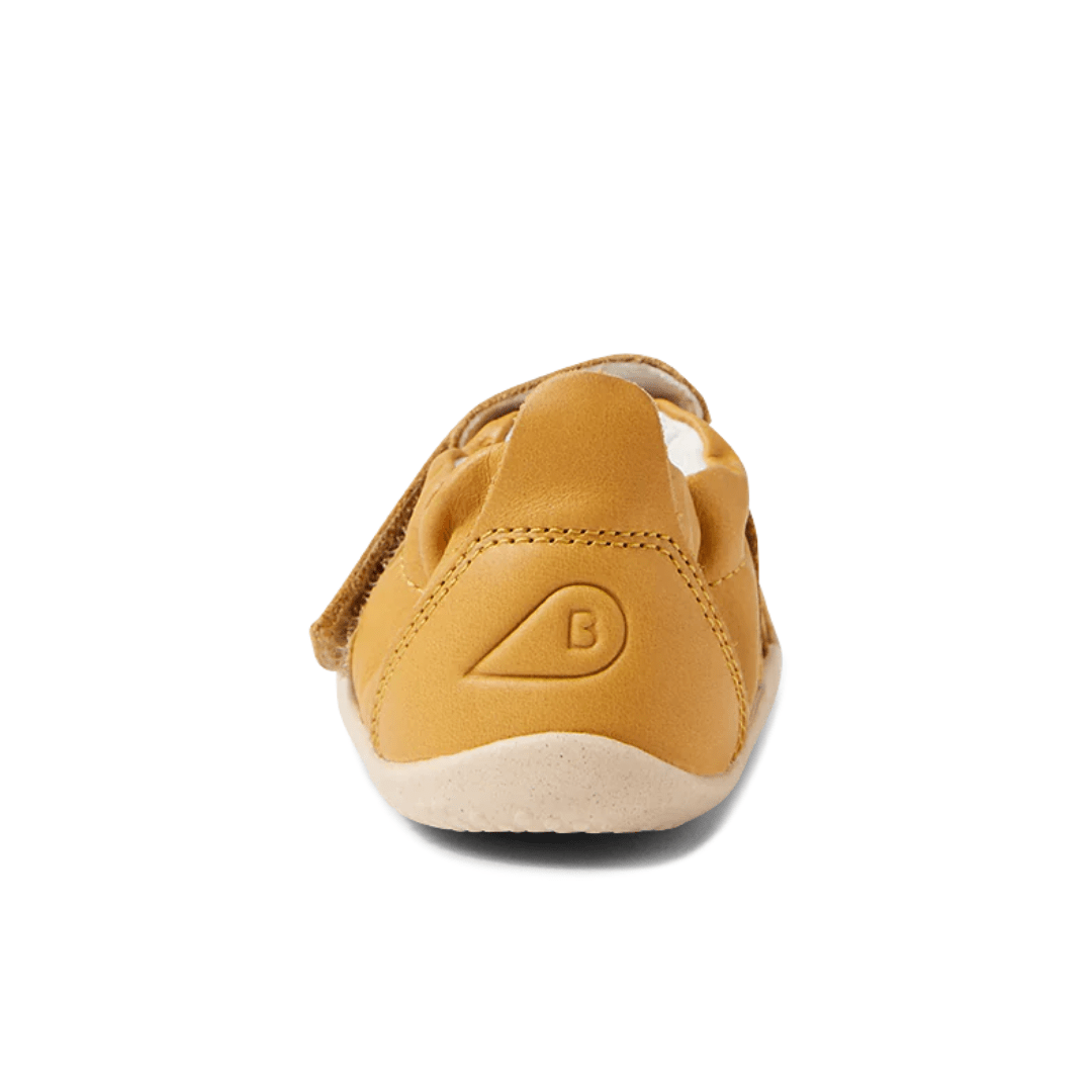 ZAPATILLA PRIMEROS PASOS RESPETUOSA BOBUX XPLORER MARVEL PIEL MOSTAZA - GARÓS