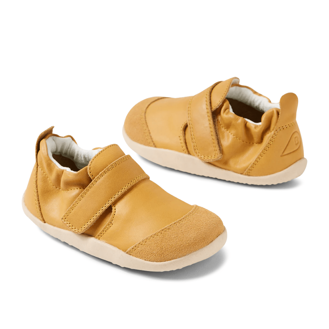 ZAPATILLA PRIMEROS PASOS RESPETUOSA BOBUX XPLORER MARVEL PIEL MOSTAZA - GARÓS