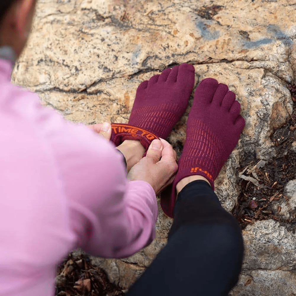 CALCETIN BAREFOOT TOBILLERO DEDOS RUN GRANATE - INJINJI - GARÓS