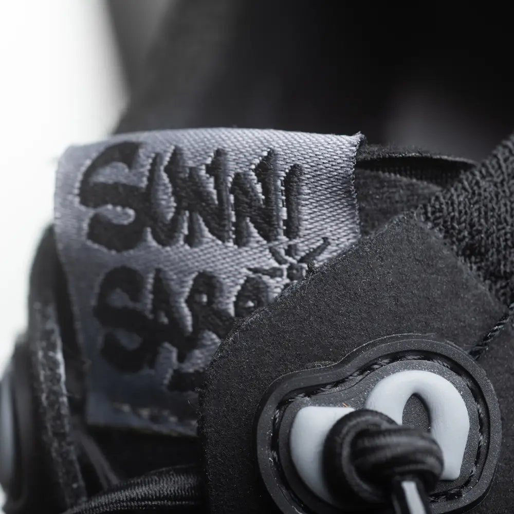 DEPORTIVA TRANSICIÓN A BAREFOOT HOMBRE FLY TEJIDO NEGRA - SUNNI SABBI - GARÓS