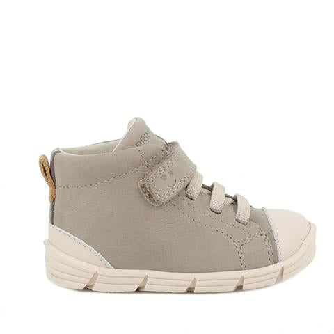 BOTA DEPORTIVA RESPETUOSA BEBÉ 89032 GRIS Y BEIGE - PRIMIGI