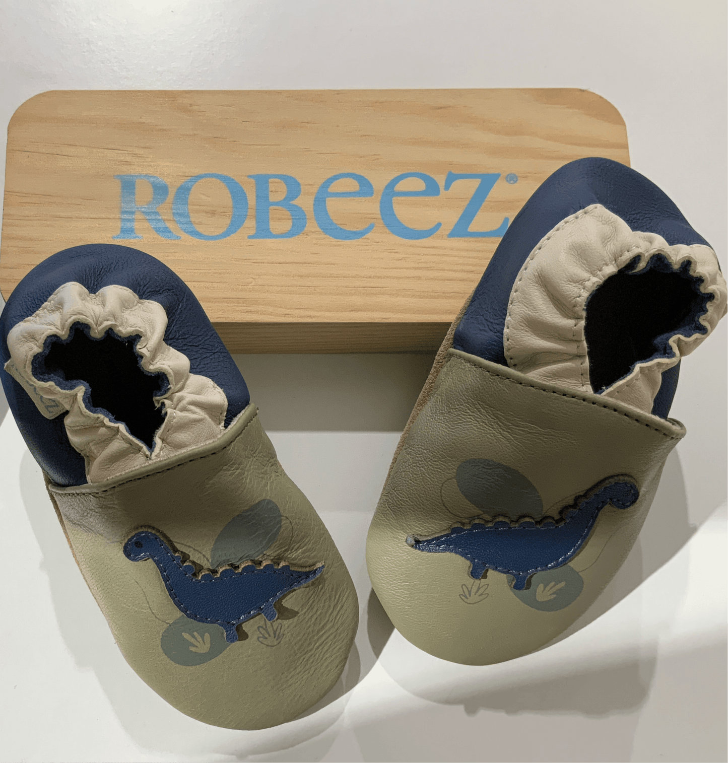 ROBEEZ DINOSAURIOS KAKI BLEU BEBÉ - GARÓS