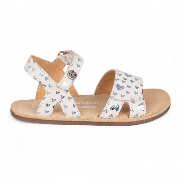 SANDALIA BAREFOOT INFANTIL CON VELCRO 1126020 PIEL BLANCO CON CORAZONES - CHETTO - GARÓS