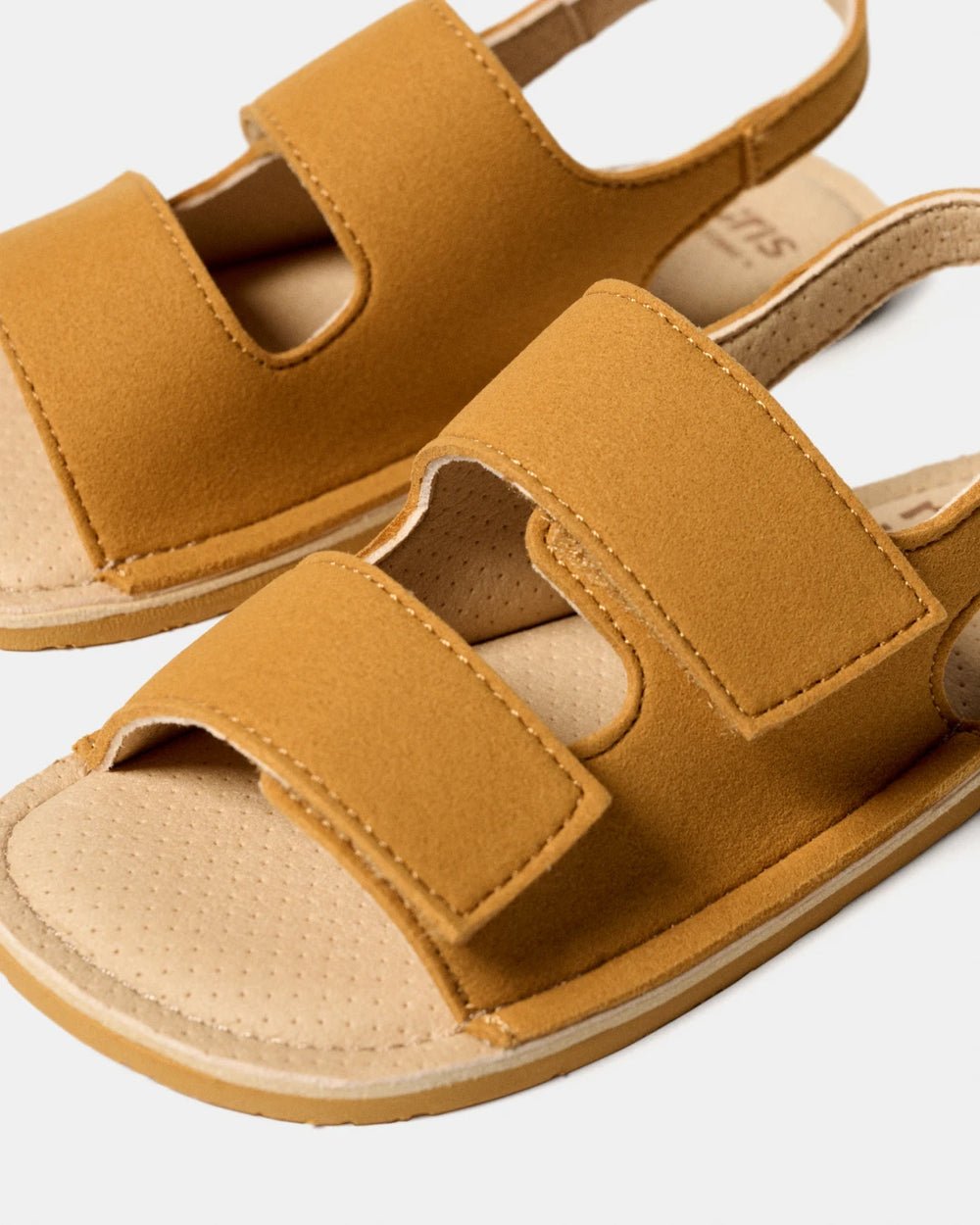 SANDALIA BAREFOOT RIO MINI MOSTAZA - MURIS - GARÓS