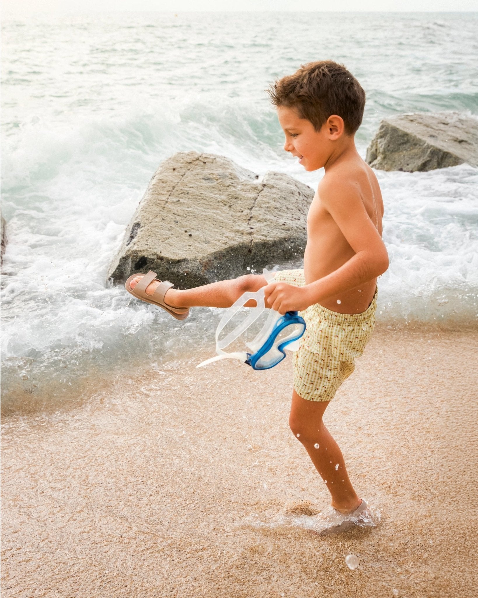 SANDALIA BAREFOOT WATERPROOF ARUBA JUNIOR TAUPE GRIS - MURIS - GARÓS