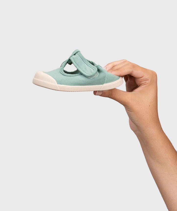 ZAPATILLA INFANTIL DE LONA RESPETUOSA PEPITO IGOR VERDE MATCHA - GARÓS